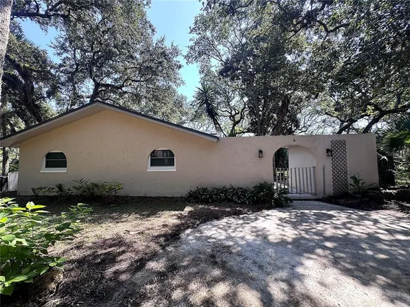3 Elizabeth Dr E, Palm Coast, FL 32137