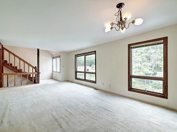 5th image of 2919 W Winterberry Ct