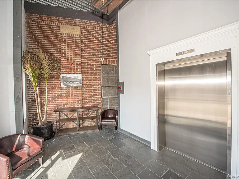 50-2K Stewart Ave #2K — Photo 12