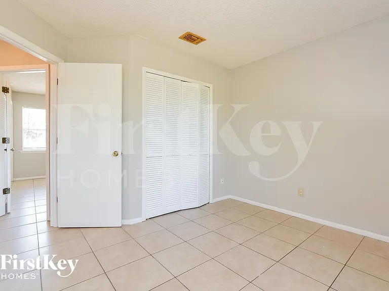 121 Summerset Dr — Photo 9