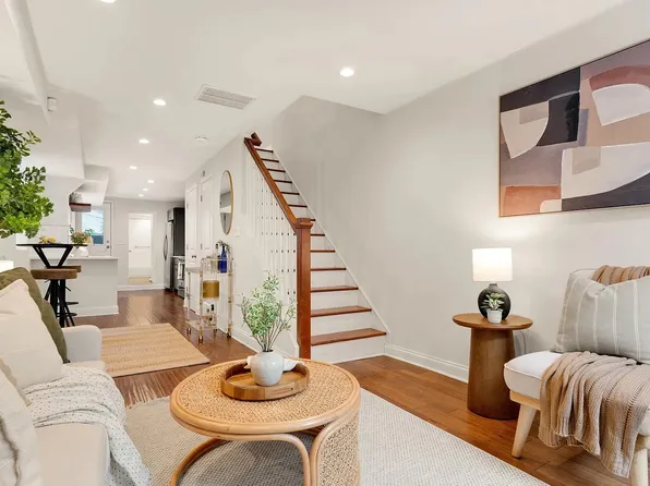 304 S Chapel St, Baltimore, MD 21231