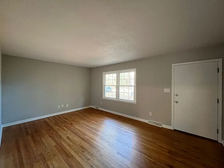13009 Creedmoor Rd — Photo 12