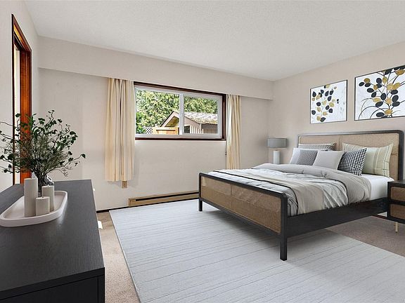 4th image of 10411 Finch Pl