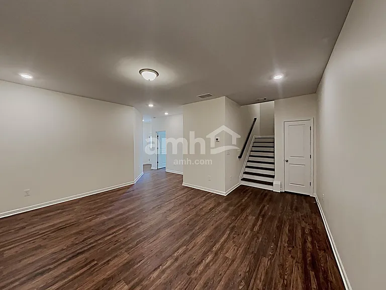 142 Cheatham Hill Ln — Photo 6