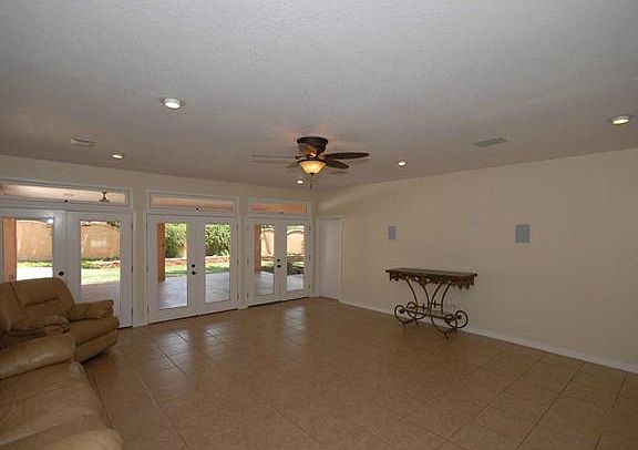 5th image of 349 Kingswood Dr