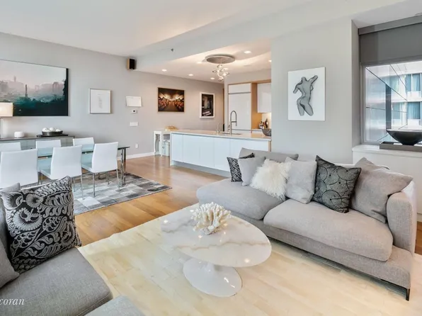 311 West Broadway image 1 of 13