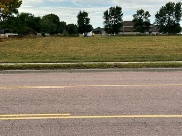 600 N Pasque Flower Trl, Brandon, SD 57005