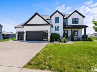 1904 Parthenon Ct, Chatham, IL 62629