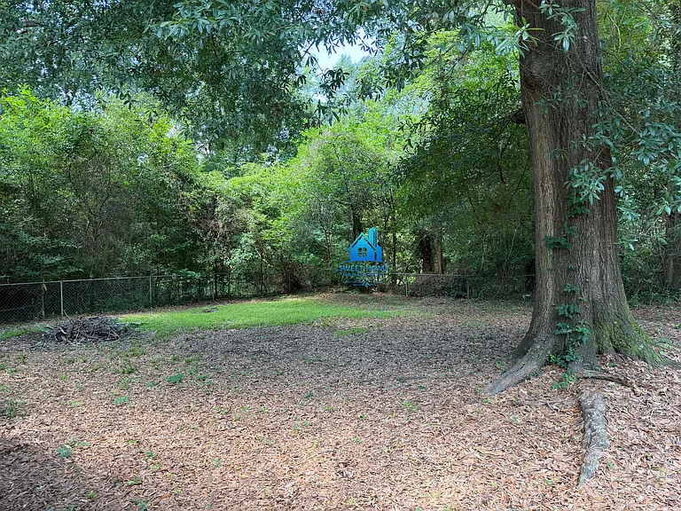 839 Englewood Dr — Photo 11