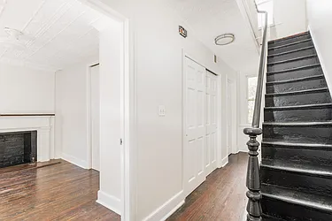 Rented by Dixon Advisory USA Inc.