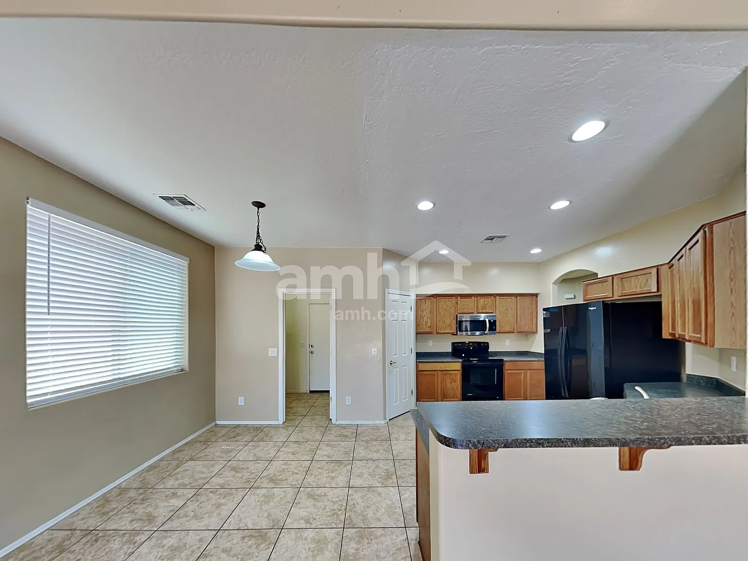 4 bed, 3.0 bath, 2503 sqft, $2,495 — Photo 4