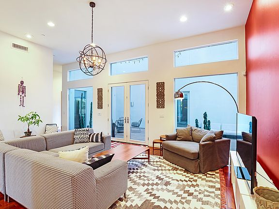 3rd image of 6886 N Casas Adobes Dr