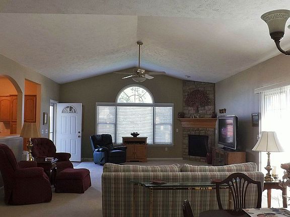 4th image of 179 Arrow Ct