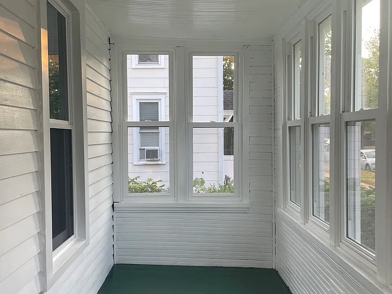 528 Winchester Ave — Photo 2