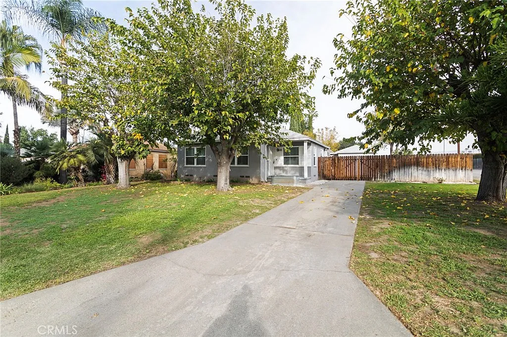 3 bed, 952 sqft, $3,550 — Photo 2