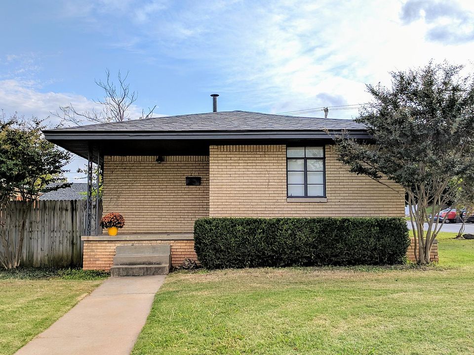 Classic 1950's edgemere duplex CH/A Wood Floors, Garage parking, steps from park