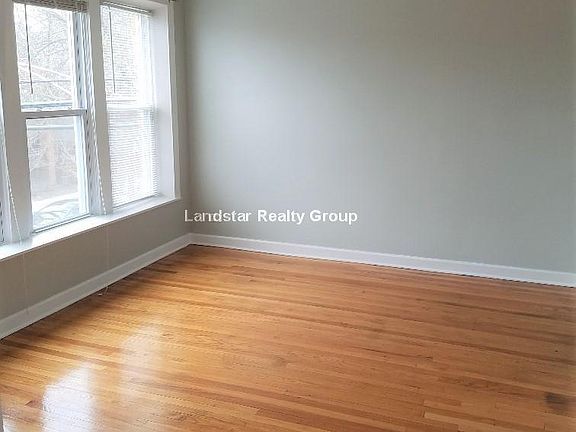 2nd image of 4752 N Rockwell St #2S