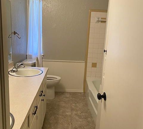 3rd image of 408 W Greenwood Dr