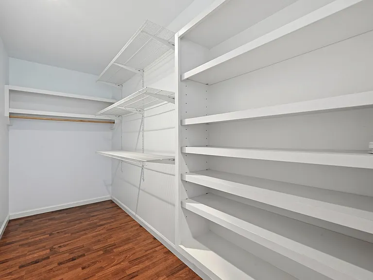 330 Howard Ln — Photo 22