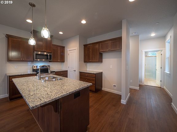 2nd image of 143 Loganberry Ct