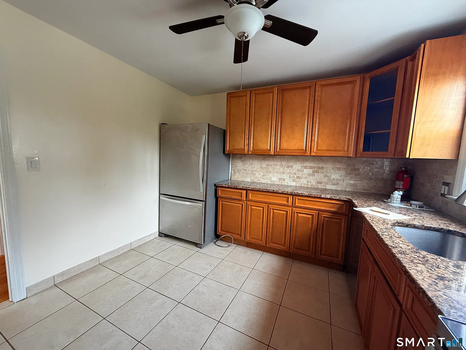 2 bed, 1.0 bath, 1360 sqft, $2,450 — Photo 3