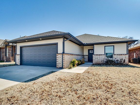 2nd image of 2224 Fallview Dr