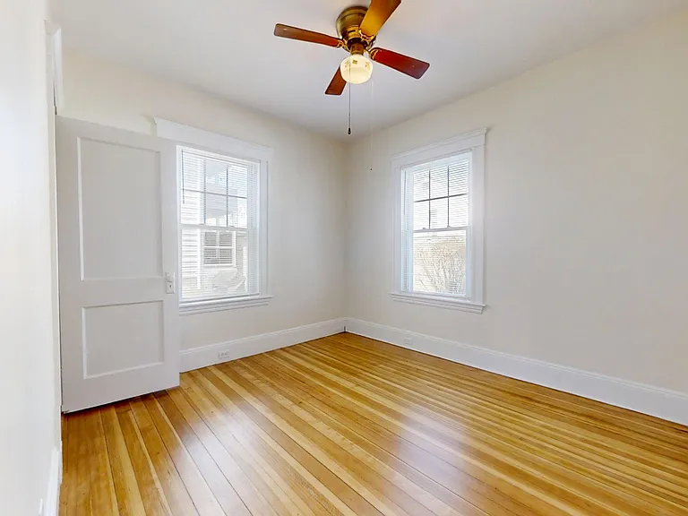 11-13 Clyde Rd #11 — Photo 6