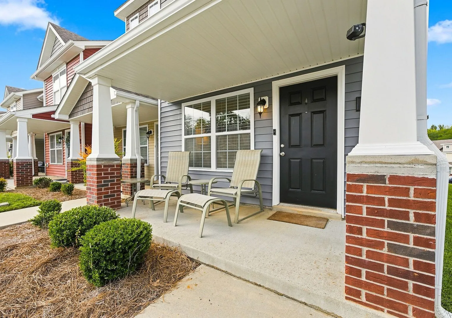 Furnished Townhome in the Rossview School District — Photo 3