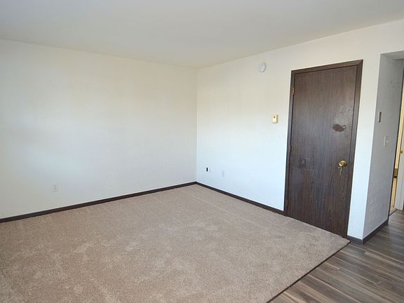 4th image of 2208 12th Ave N #7