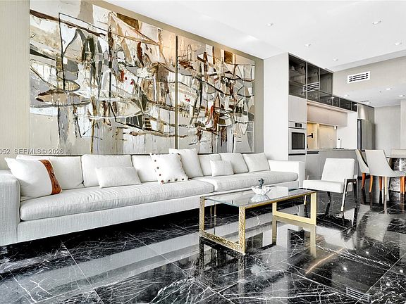 5th image of 725 NE 22nd St APT 11E