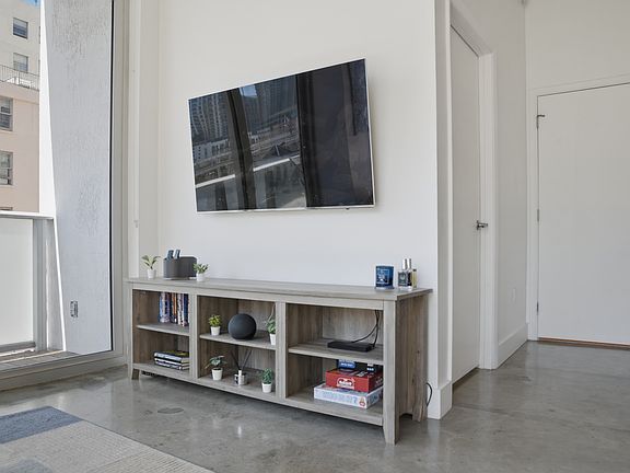 55" Smart TV