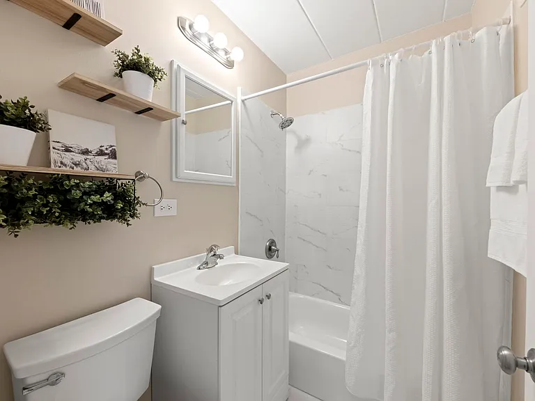 1307 College Ave #207 — Photo 11