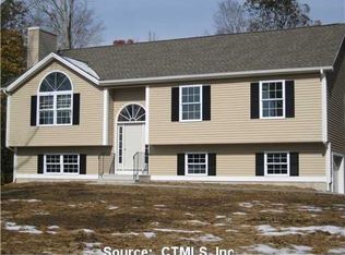 8 Reservoir Vw, Ledyard, CT 06339