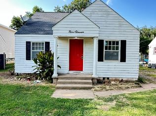 911 Jackson St, Perry, OK 73077