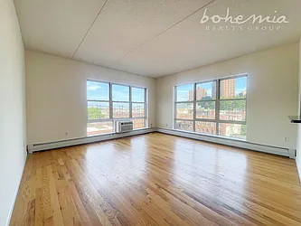 4469 Broadway