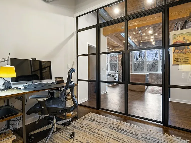 2201 W Wabansia Ave #10 — Photo 21