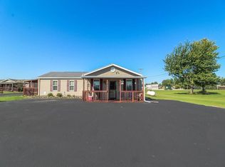 332 E Wapakoneta St, Waynesfield, OH 45896