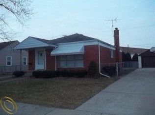 28555 Victor St, Roseville, MI 48066