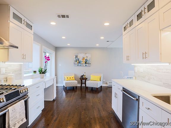 5th image of 8815 Lincolnwood Dr