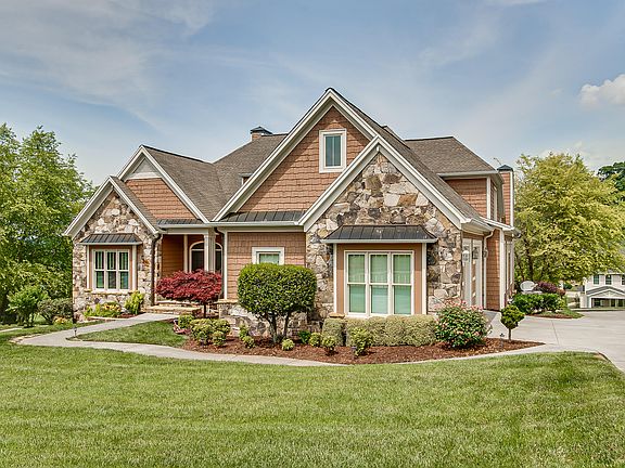 2nd image of 1023 Willows Trace Dr