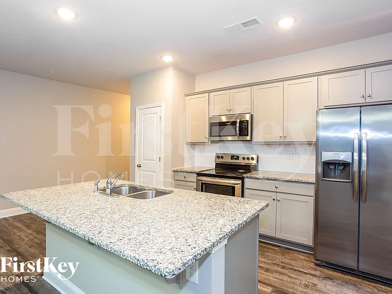 2031 Cypress Village Dr NW — Photo 6