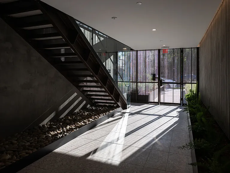 1264 N Harper Ave #Penthouse 1 — Photo 16