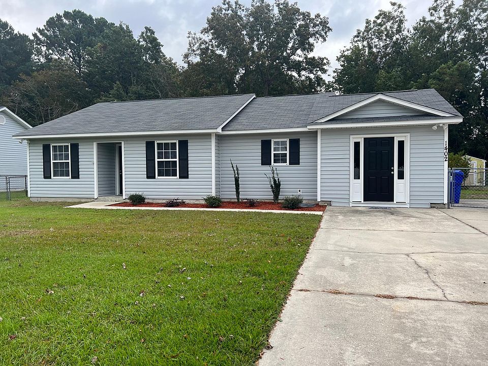 1st image of 1402 Kelly Pl