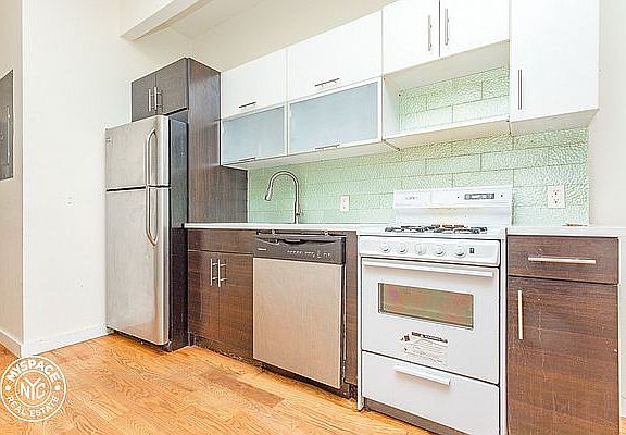 3rd image of 690 Prospect Pl #3I