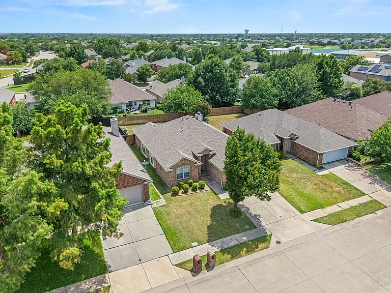 9313 Norfolk Ln — Photo 21