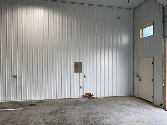 4th image of 8133 N Workshop Ave