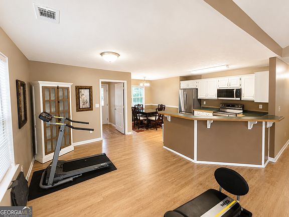 4th image of 206 Baxter Ln