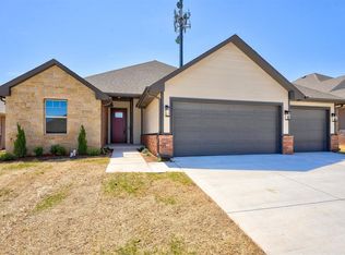 3014 Hollow Crest Ln, Norman, OK 73071