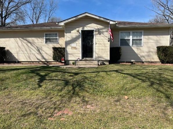 710 E Main St, Cherryvale, KS 67335