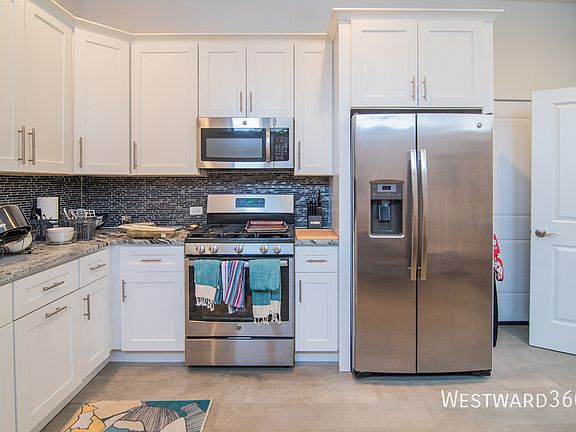 2nd image of 2535 W North Ave #Ch